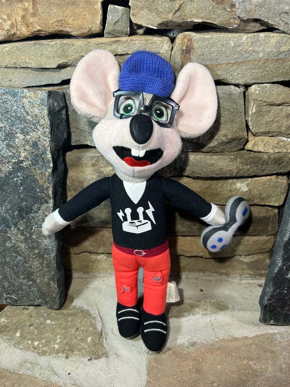 Chuck E Cheese Video Game controller holding Plush 2010